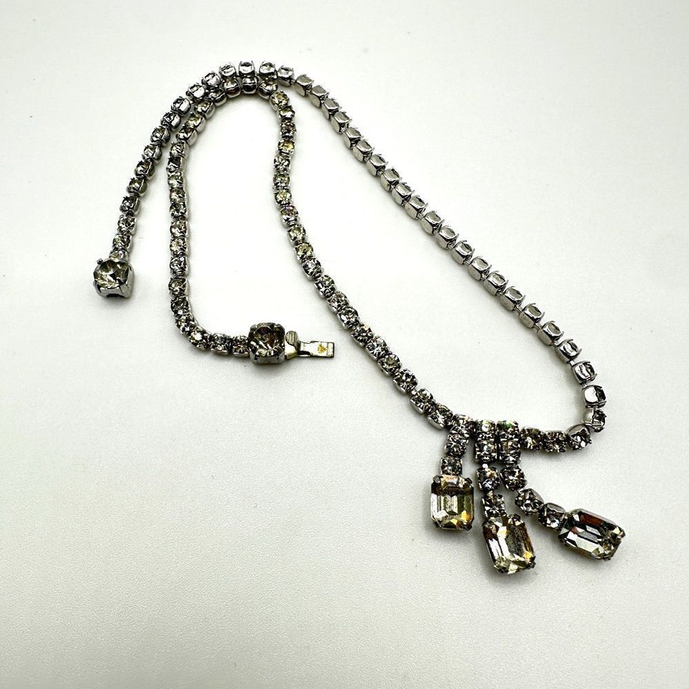 SALE Vintage 15” rhinestone necklace!